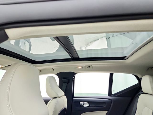 New 2026 Volvo XC40 B5 Ultra w/ Climate Package image 18