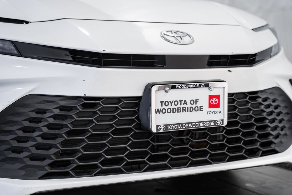 Used 2025 Toyota Camry SE image 10