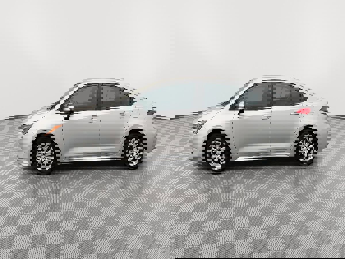 Used 2024 Toyota Corolla LE image 4