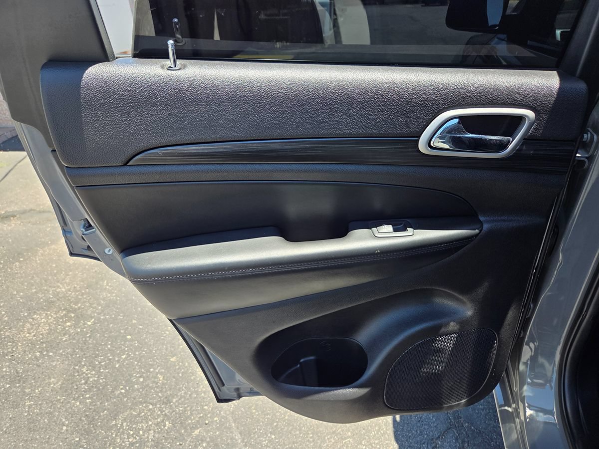 Used 2020 Jeep Grand Cherokee Altitude RWD image 39