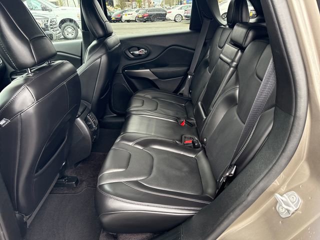Used 2019 Jeep Cherokee Limited w/ Technology Group image 15