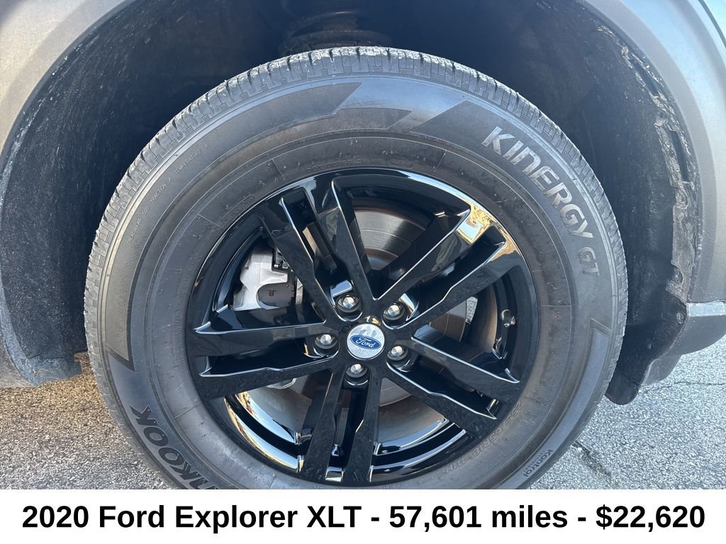 Used 2020 Ford Explorer XLT image 3