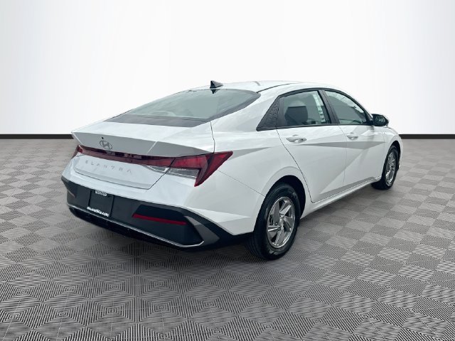 New 2026 Hyundai Elantra SE FWD image 7