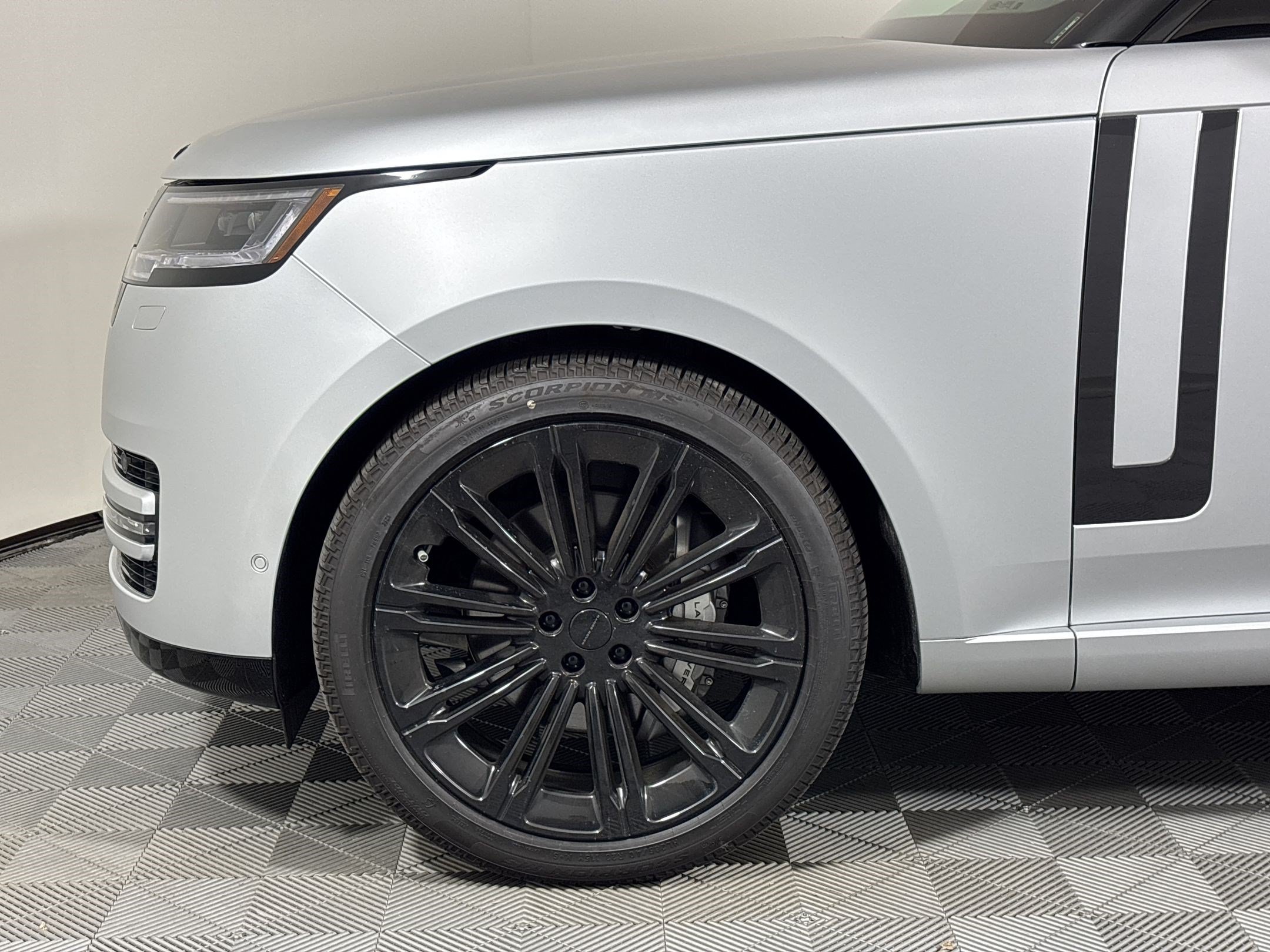 New 2026 Land Rover Range Rover SE AWD/4WD image 13