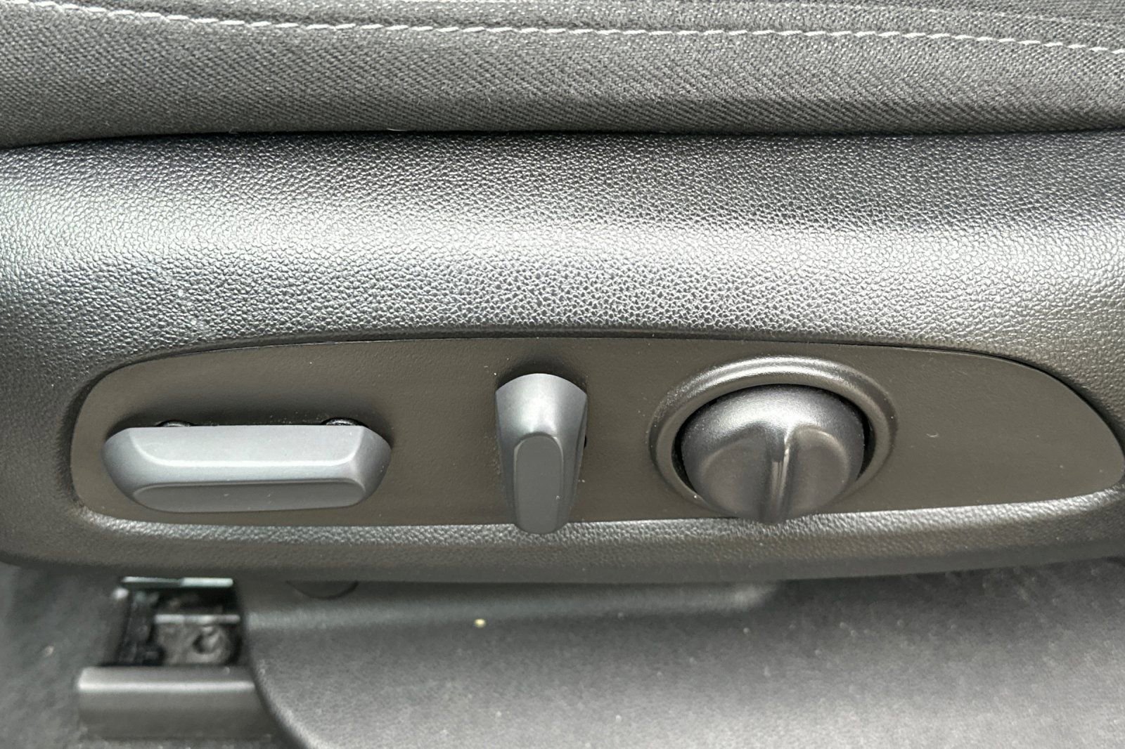 Used 2023 Chevrolet Traverse LT image 14