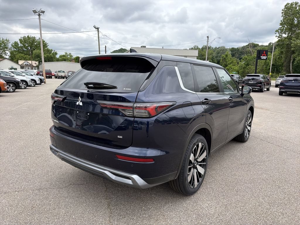 New 2026 Mitsubishi Outlander SE AWD/4WD image 3