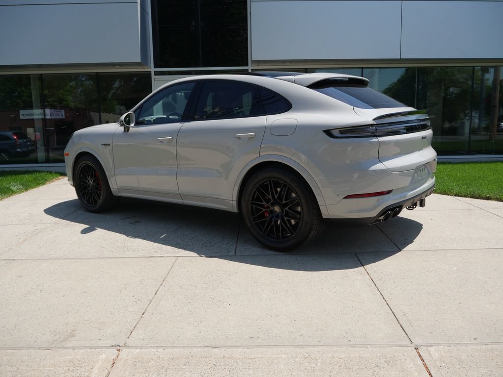 New 2026 Porsche Cayenne Turbo AWD/4WD image 6
