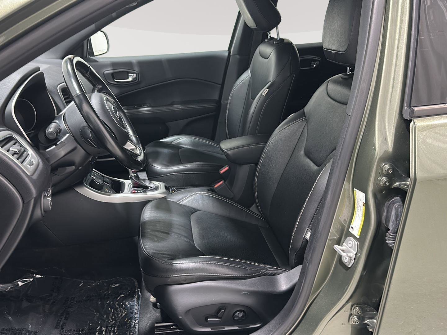 Used 2021 Jeep Compass Latitude w/ Driver Assistance Group image 15