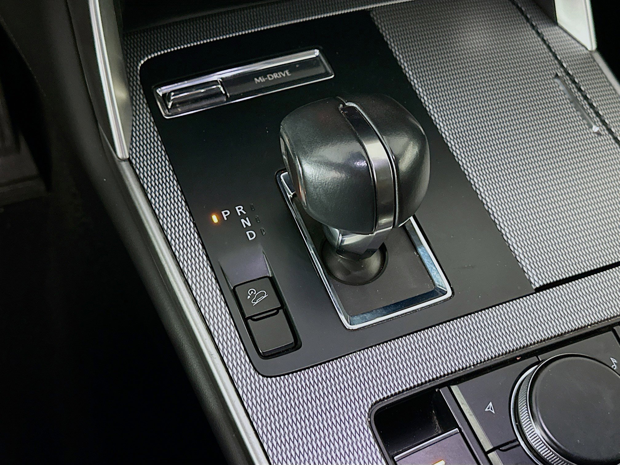 Used 2025 MAZDA CX-90 3.3 Turbo w/ Preferred Package AWD/4WD image 24