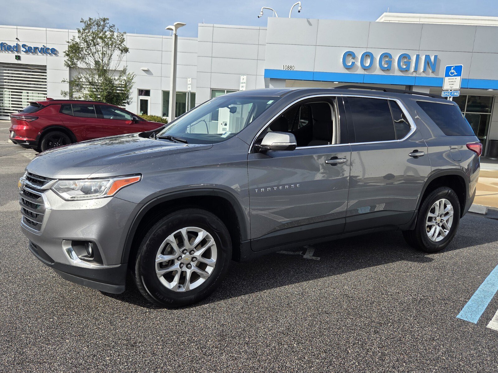 Used 2020 Chevrolet Traverse LT