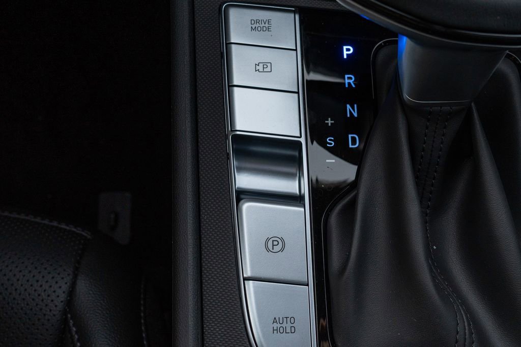 New 2025 Hyundai Elantra Limited image 29