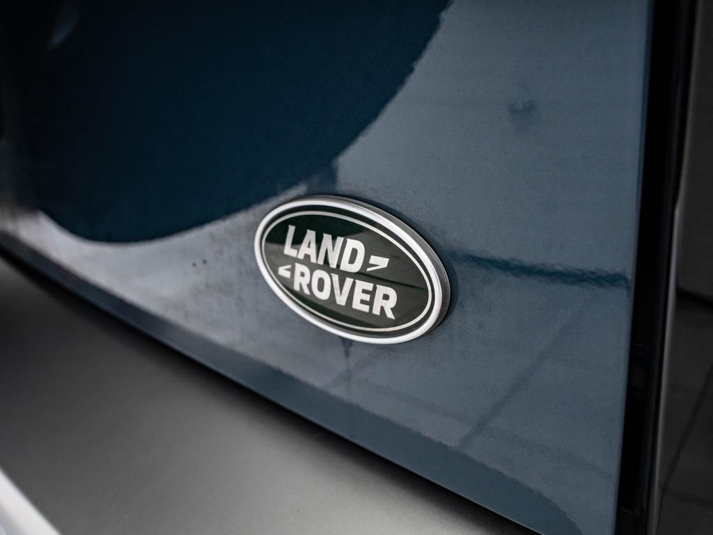 Used 2023 Land Rover Defender 90 S AWD/4WD image 18