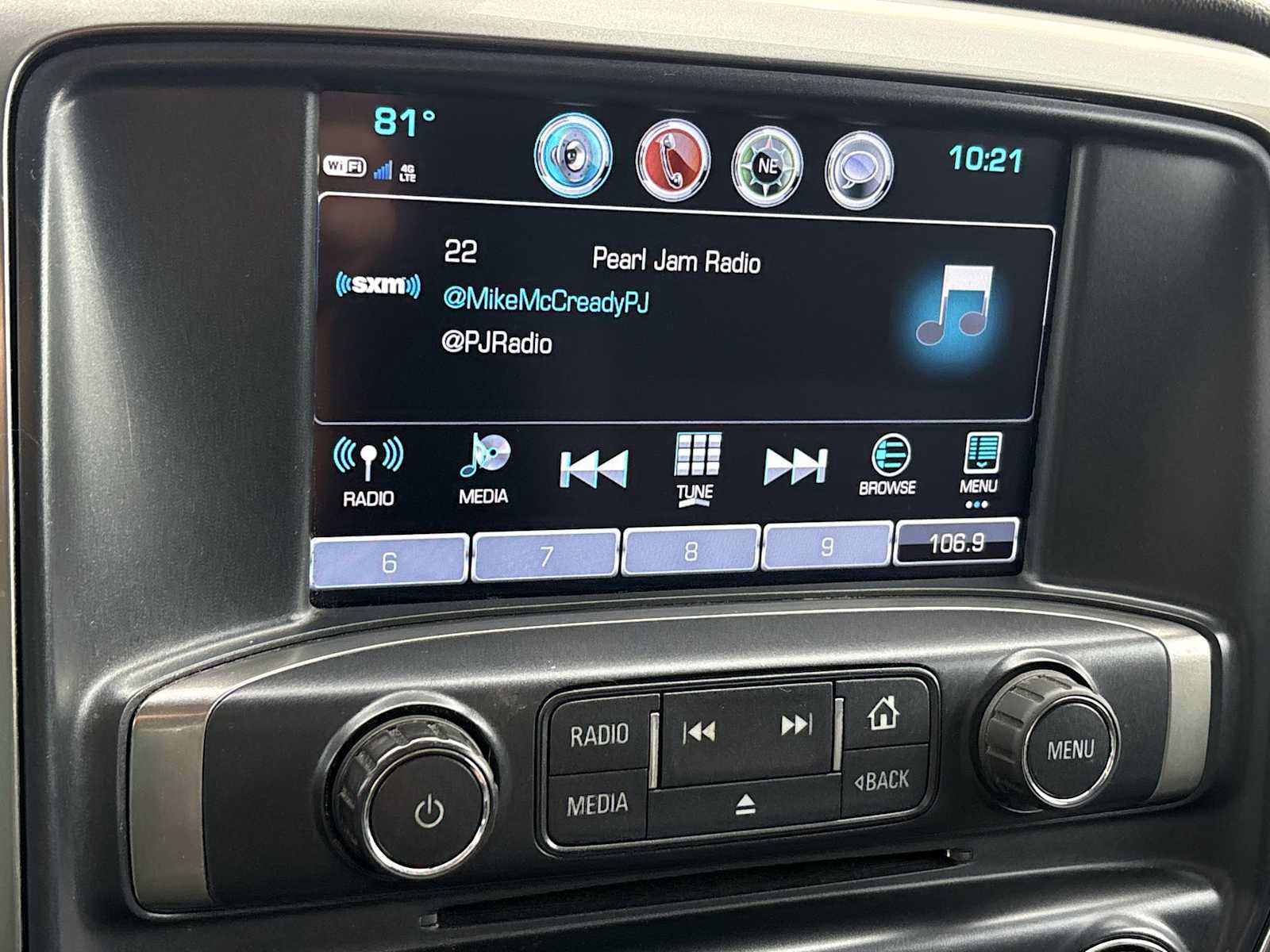 Used 2019 Chevrolet Silverado 1500 LT w/ All Star Edition AWD/4WD image 13