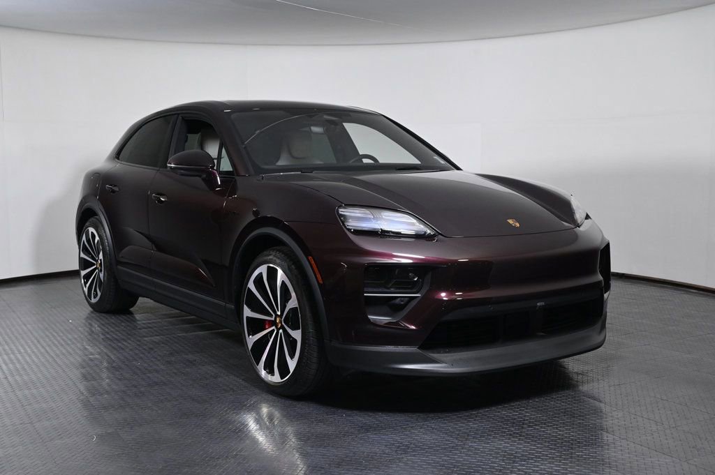 Certified 2025 Porsche Macan 4S Electric image 9
