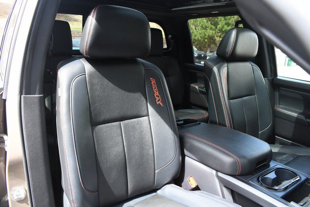 Used 2024 Nissan Titan PRO-4X w/ Pro-4x Convenience Package AWD/4WD image 27