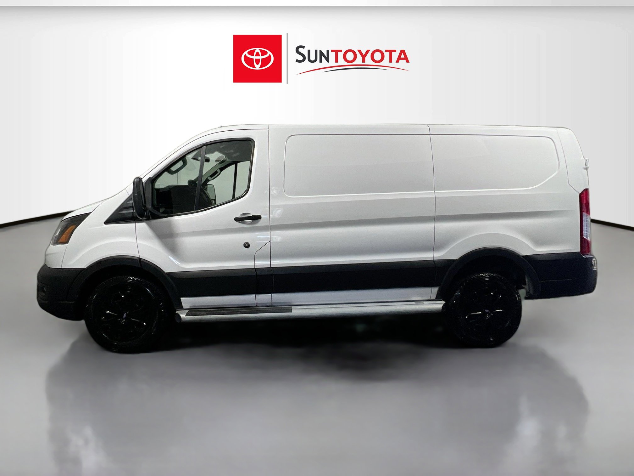 Used 2023 Ford Transit 250 Low Roof w/ Exterior Upgrade Package image 7