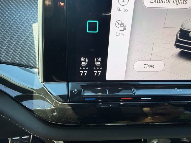 Used 2025 Volkswagen Atlas Cross Sport SEL R-Line AWD/4WD image 14