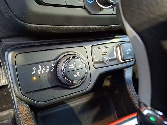 Used 2018 Jeep Renegade Trailhawk w/ Safety & Security Group image 19