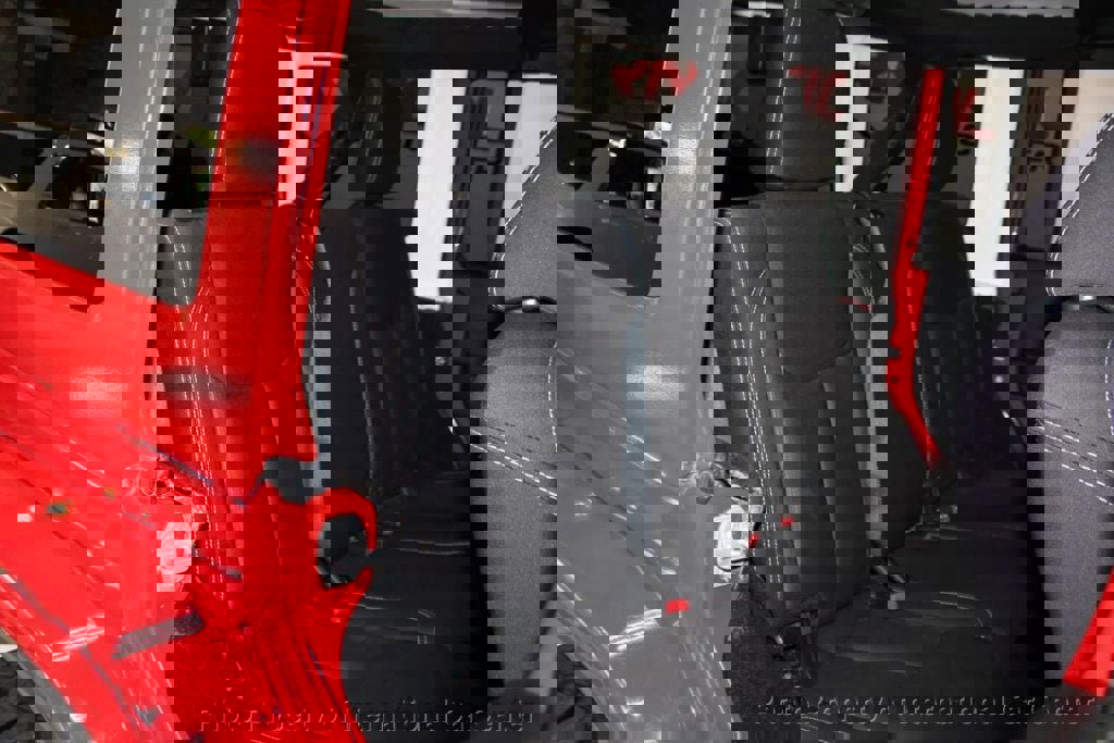 Used 2015 Jeep Wrangler Unlimited Sahara w/ Dual Top Group image 33