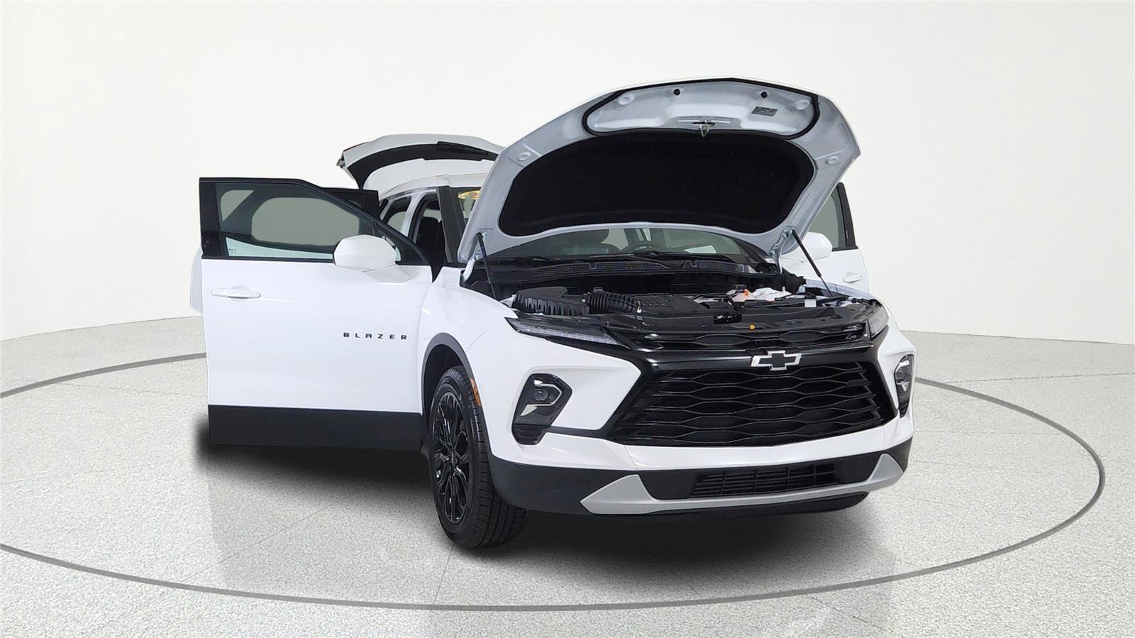 New 2026 Chevrolet Blazer LT w/ LPO, Black Sport Package image 5