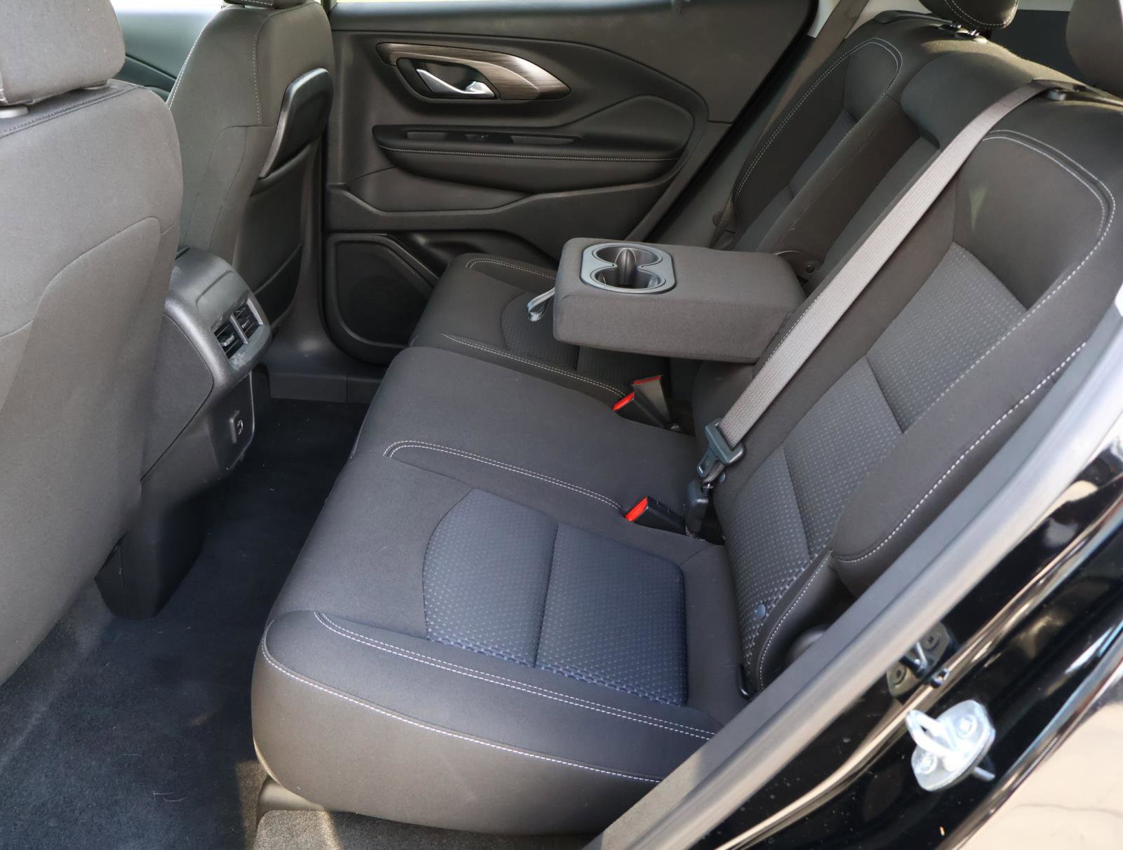 Used 2022 GMC Terrain SLE w/ Driver Convenience Package image 17