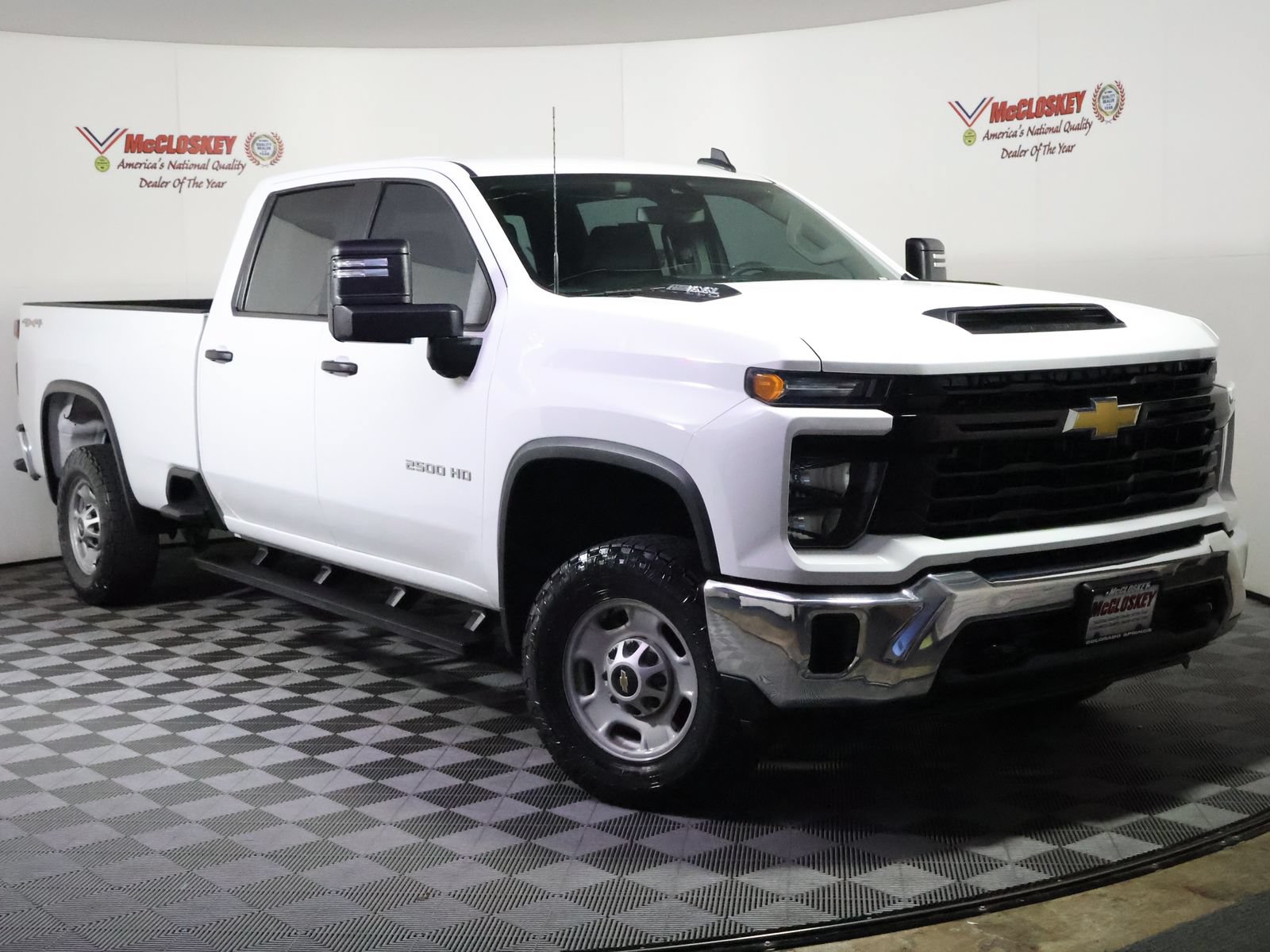 Used 2024 Chevrolet Silverado 2500 W/T AWD/4WD image 2