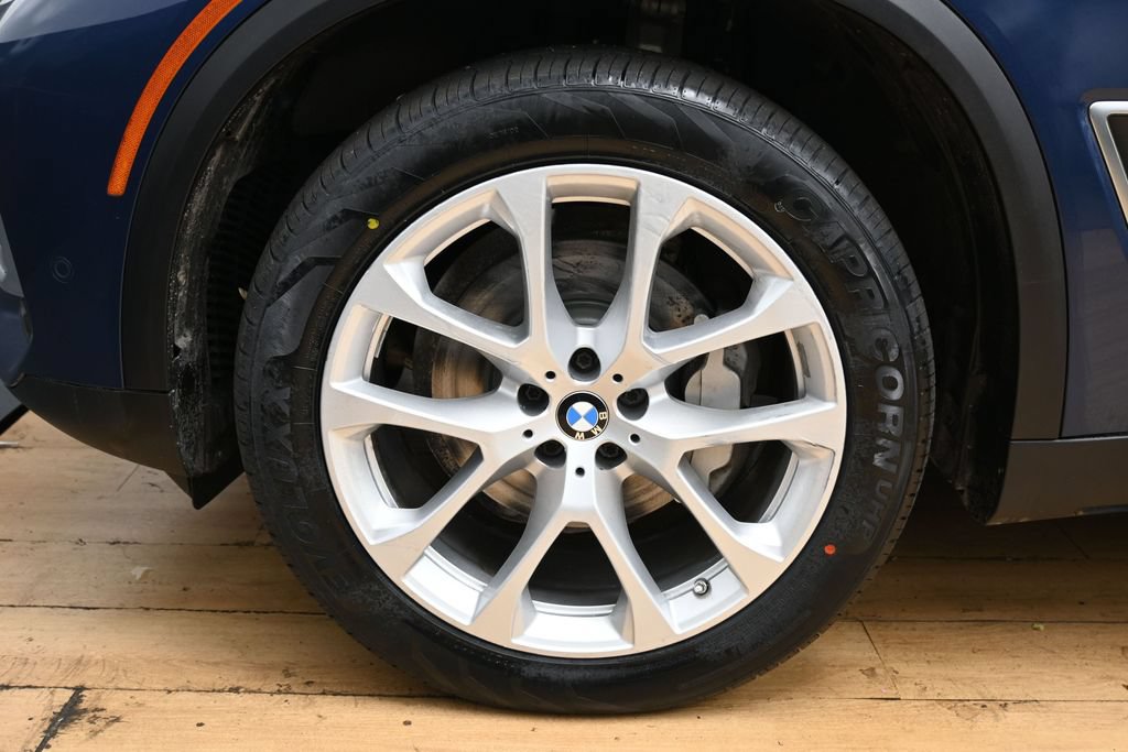Used 2022 BMW X5 xDrive40i AWD/4WD image 11