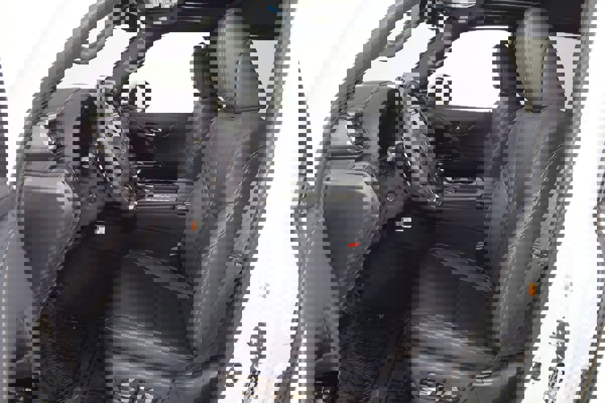 Used 2025 Lexus LX 600 4WD w/ Luxury Package image 12