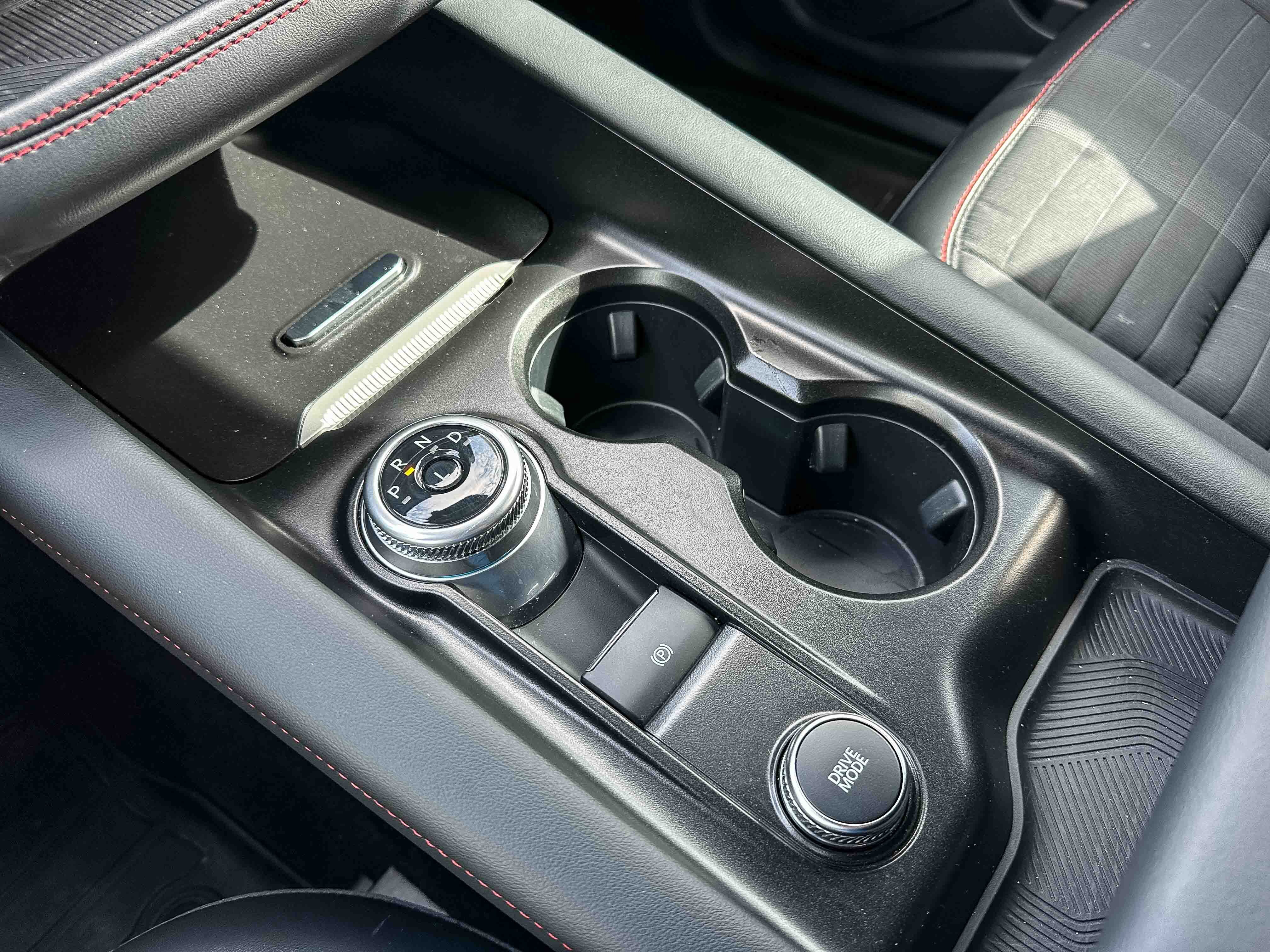 Used 2025 Ford Explorer ST-Line image 35