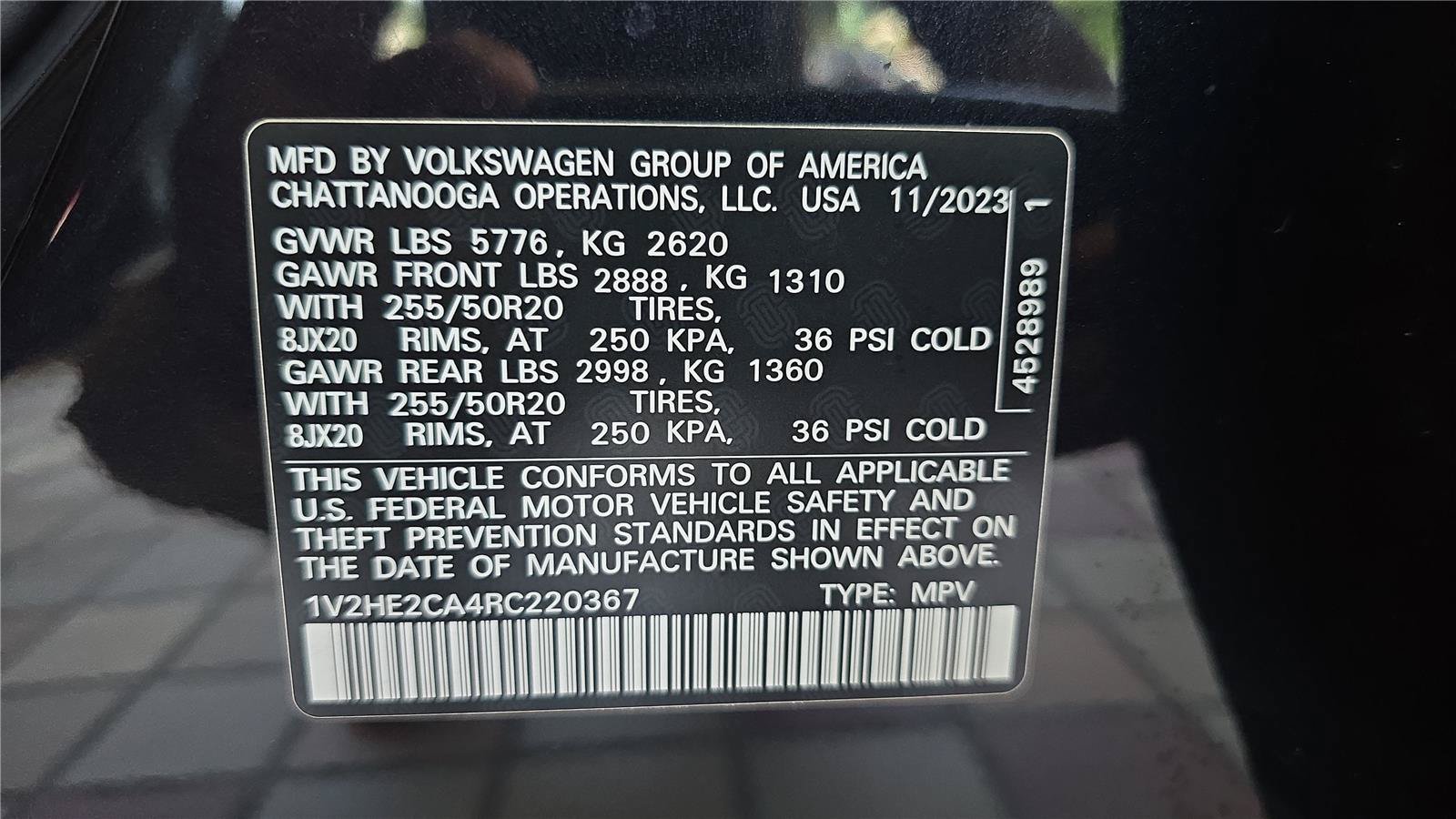 Used 2024 Volkswagen Atlas Cross Sport SE AWD/4WD image 28
