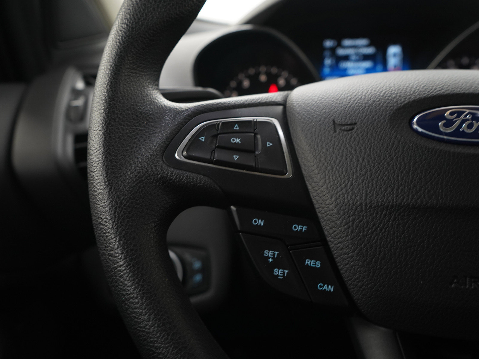 Used 2018 Ford Escape SE w/ SE Sync 3 Package AWD/4WD image 24