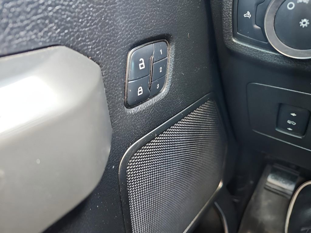 Used 2018 Ford F150 Raptor w/ Equipment Group 802A Luxury image 22