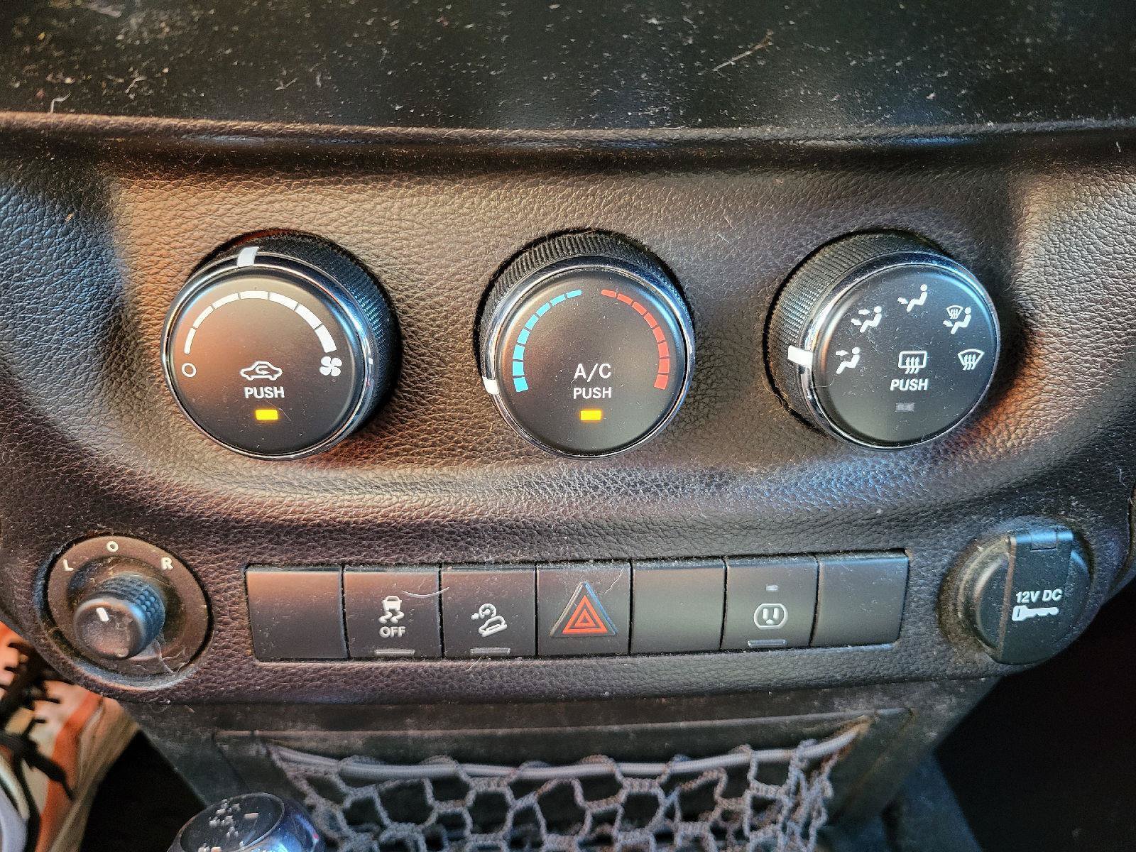 Used 2015 Jeep Wrangler Sahara w/ Mopar Chrome Edition Group AWD/4WD image 15