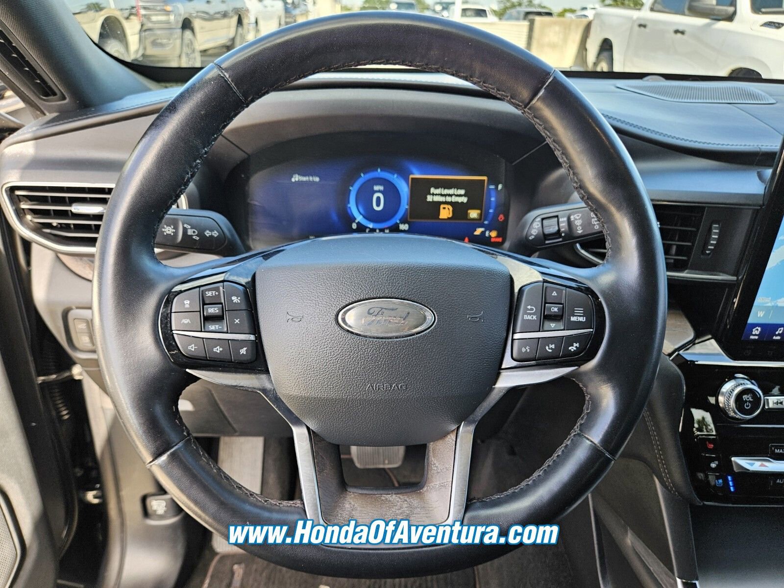 Used 2022 Ford Explorer Platinum w/ Technology Package image 23