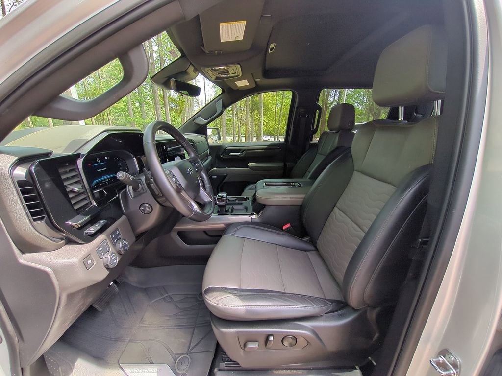 Used 2022 Chevrolet Silverado 1500 ZR2 w/ Technology Package image 16