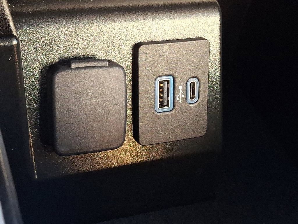 Certified 2023 Ford Explorer XLT w/ Equipment Group 202A image 27