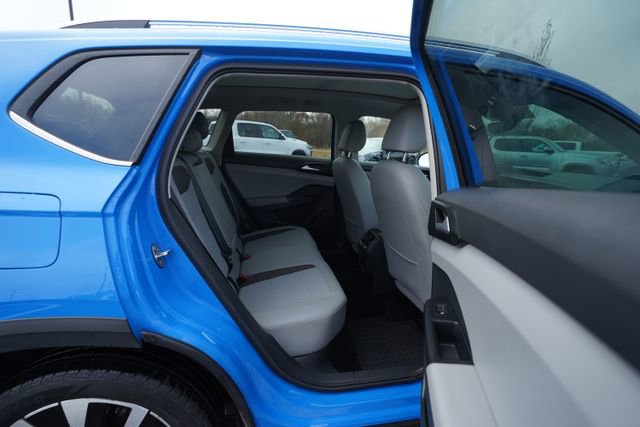 Used 2023 Volkswagen Taos SE w/ Panoramic Sunroof Package image 22