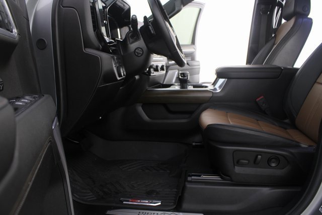 Used 2025 Chevrolet Silverado 1500 High Country w/ Technology Package image 20