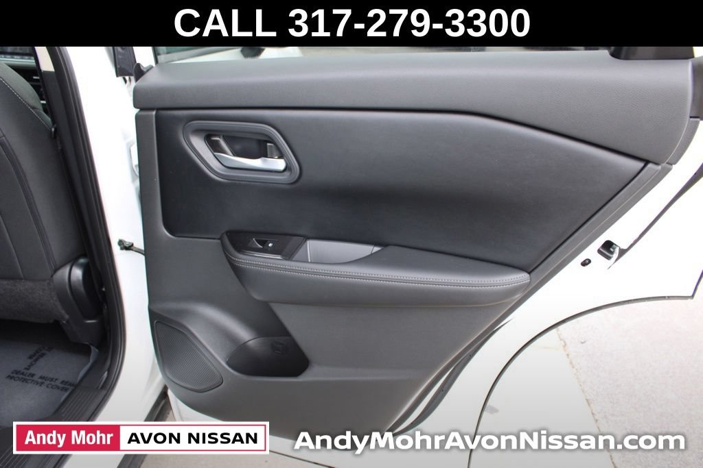 Used 2024 Nissan Rogue SV AWD/4WD image 25