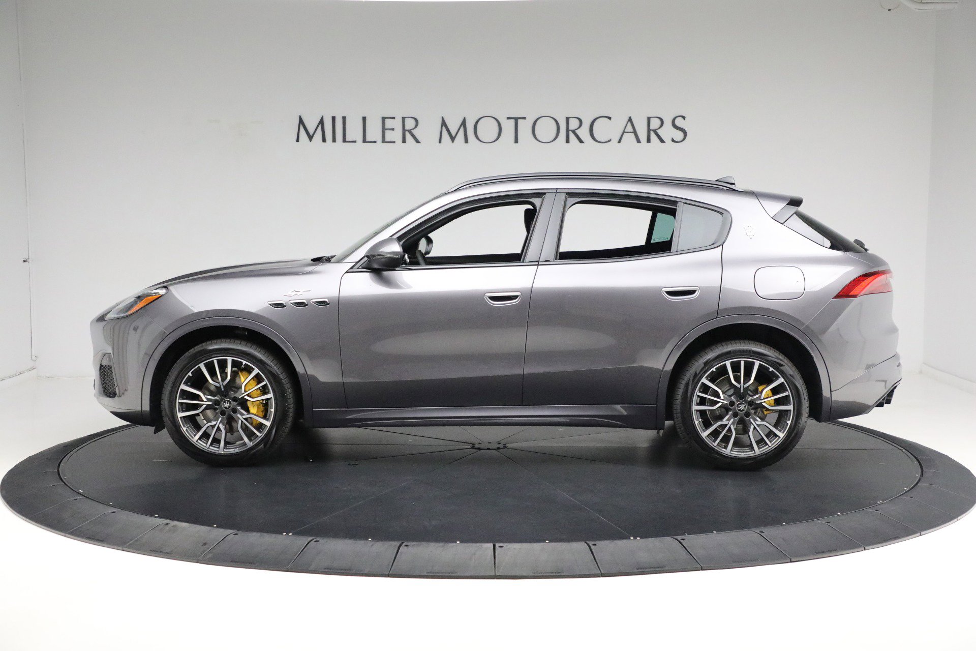 New 2024 Maserati Grecale GT image 7