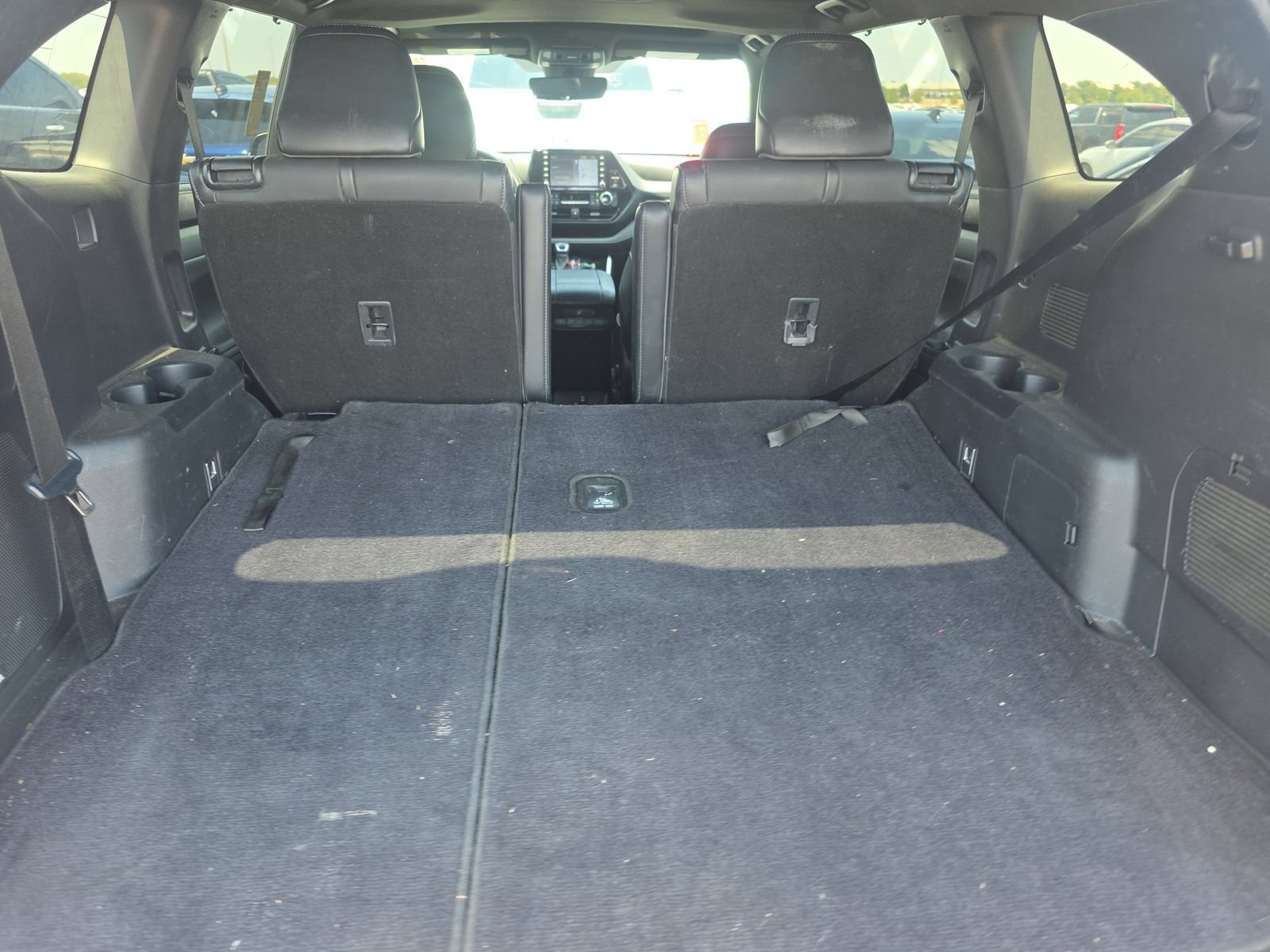 Used 2021 Toyota Highlander XSE FWD image 7
