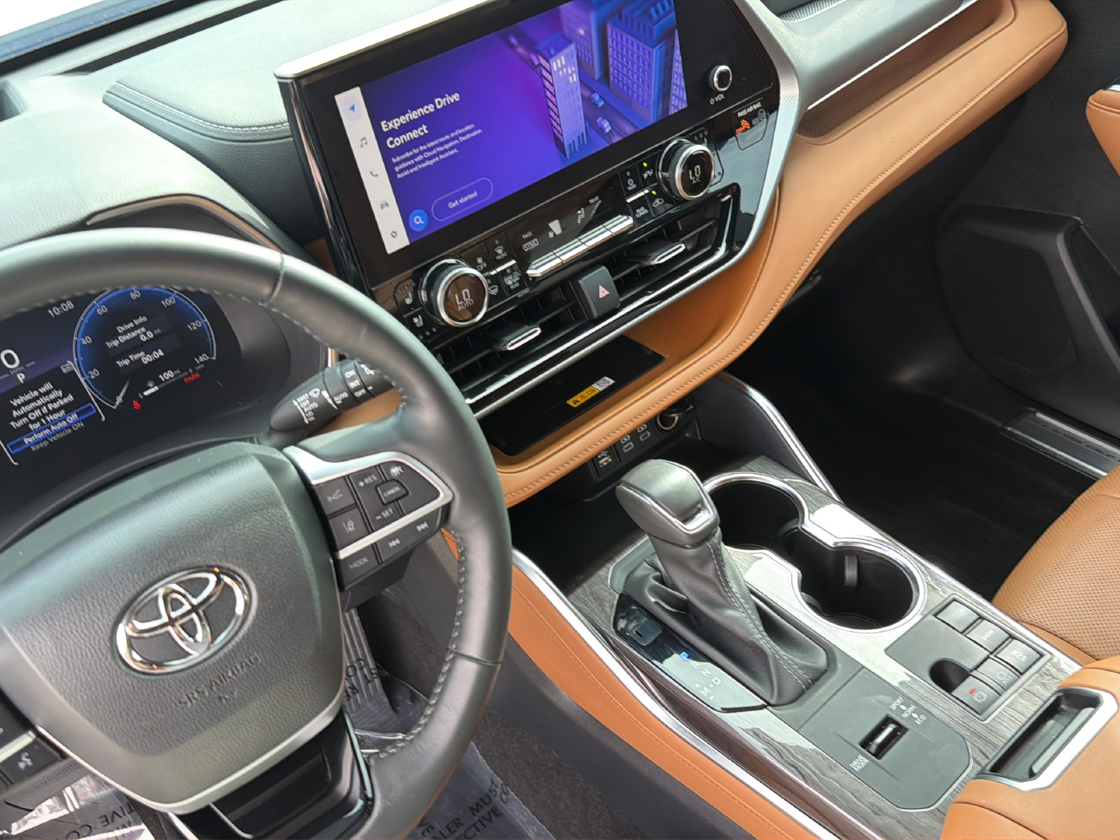 Used 2024 Toyota Highlander Platinum FWD image 21