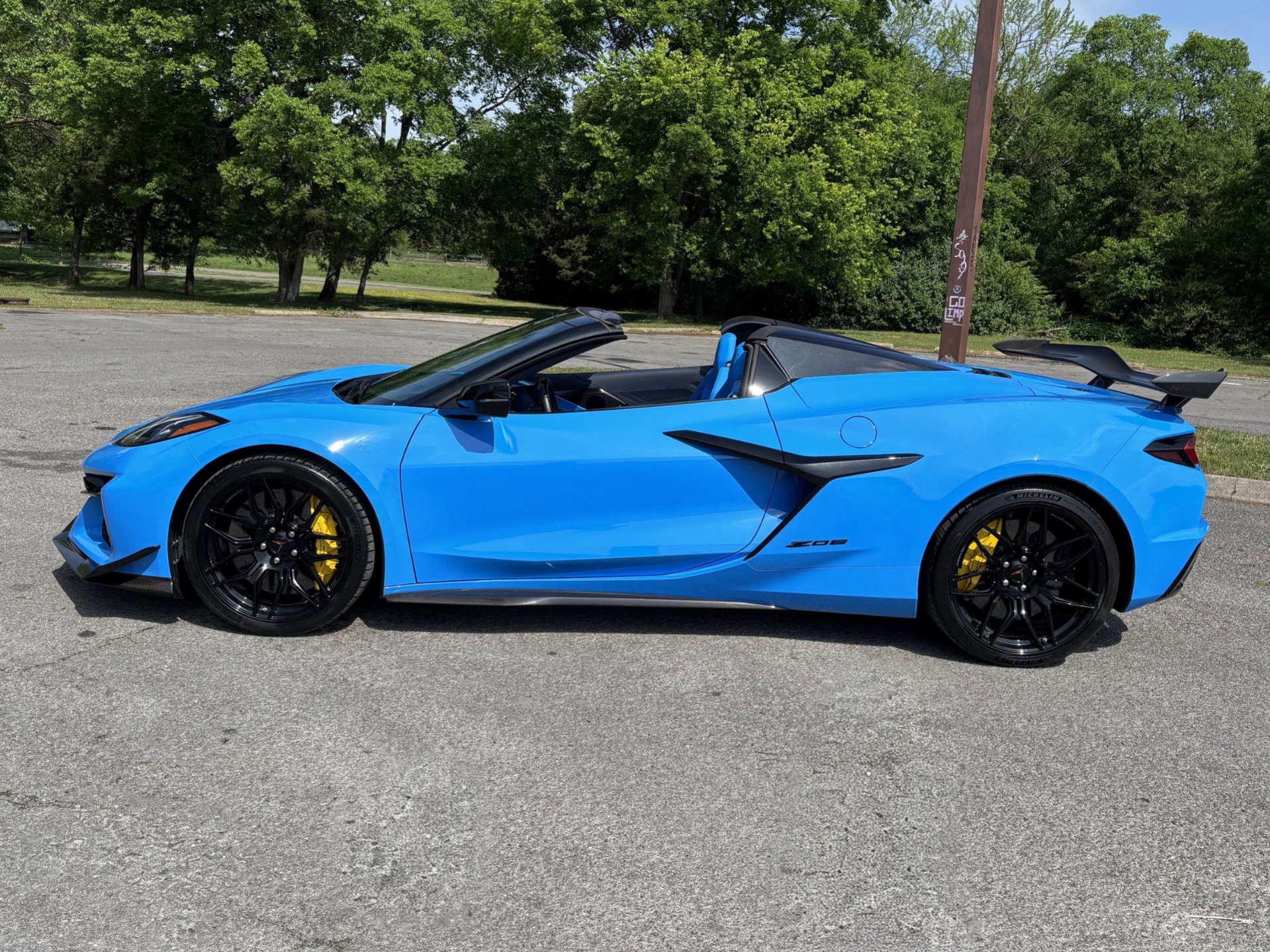Used 2025 Chevrolet Corvette Z06 RWD image 53