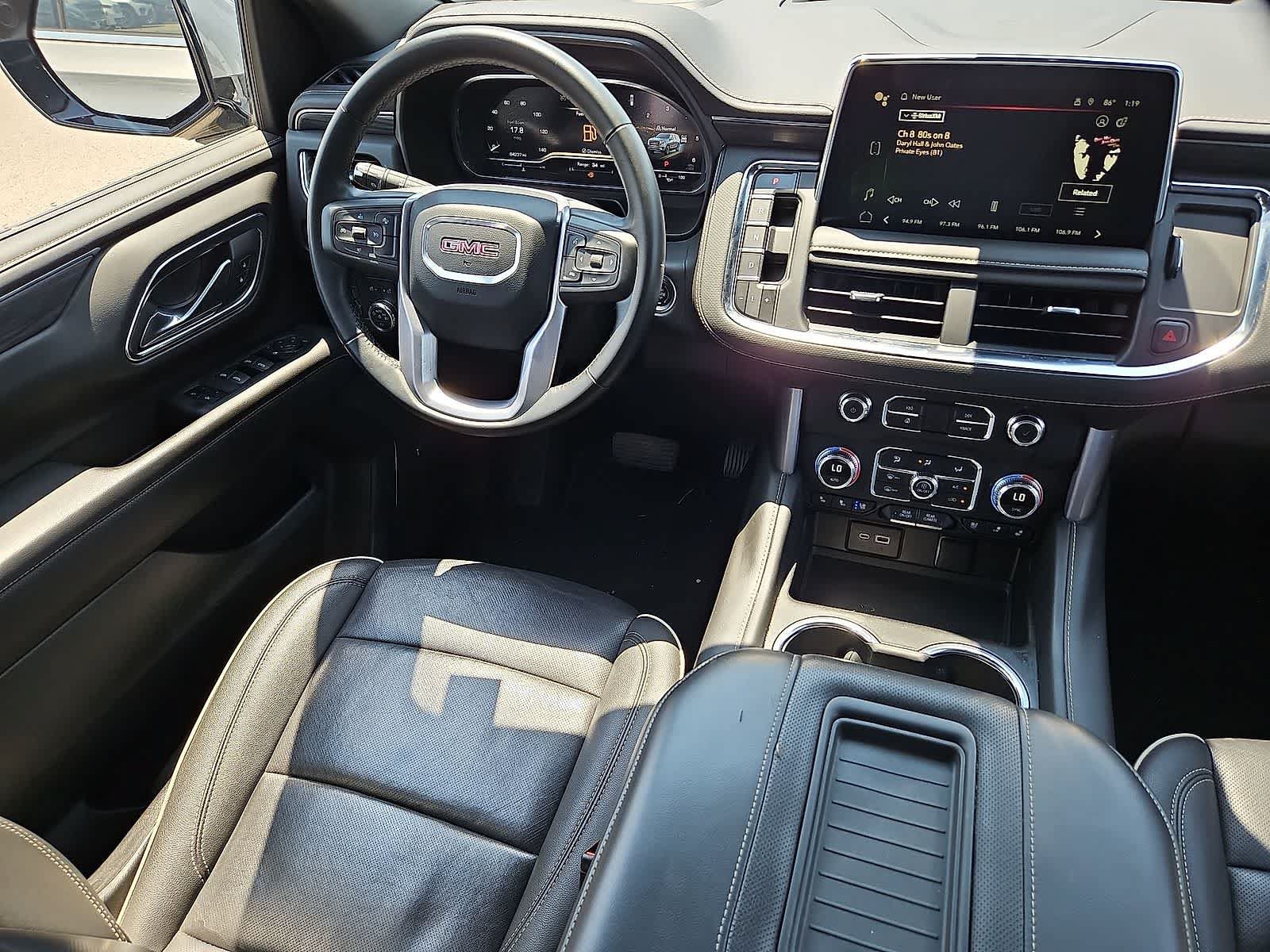 Used 2024 GMC Yukon SLT AWD/4WD image 10