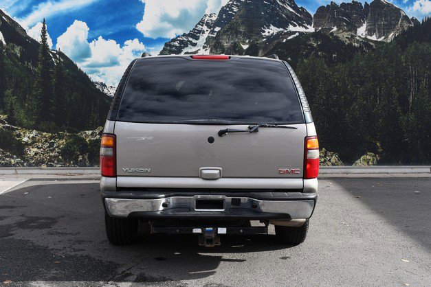Used 2003 GMC Yukon SLE image 10