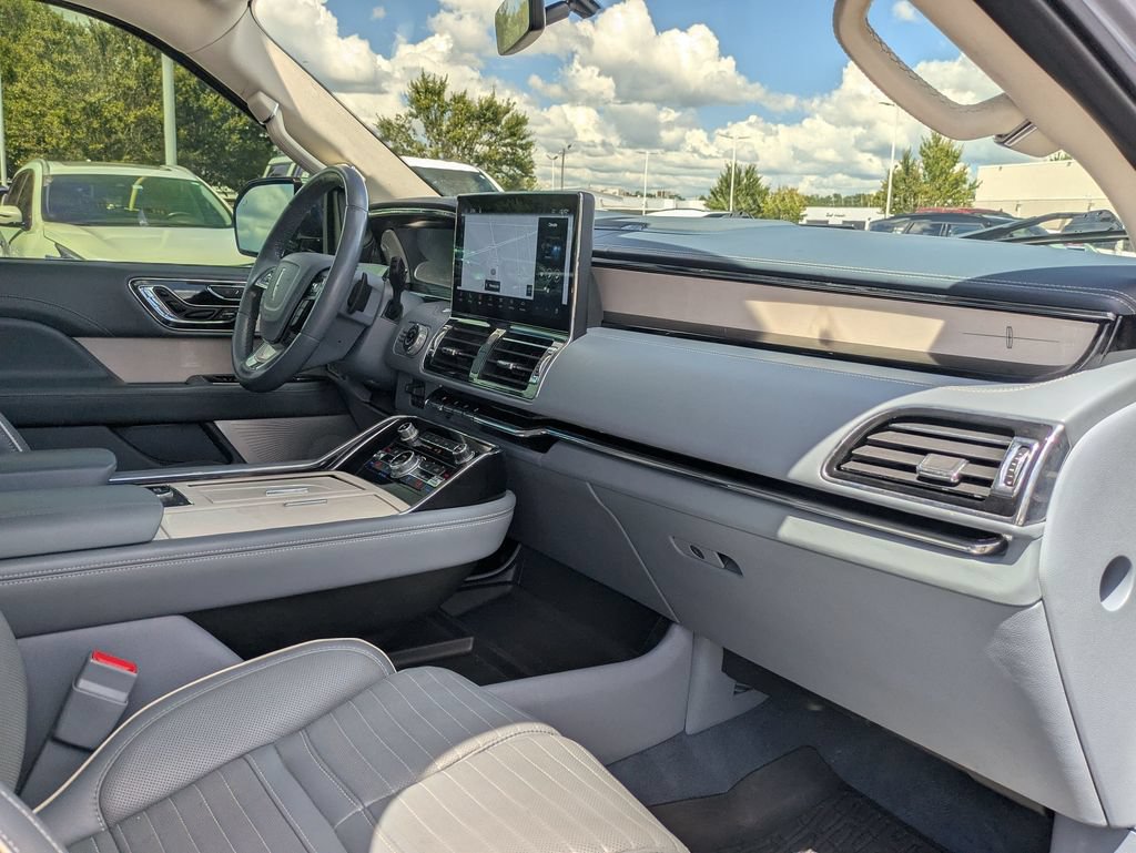Used 2023 Lincoln Navigator L Black Label AWD/4WD image 26