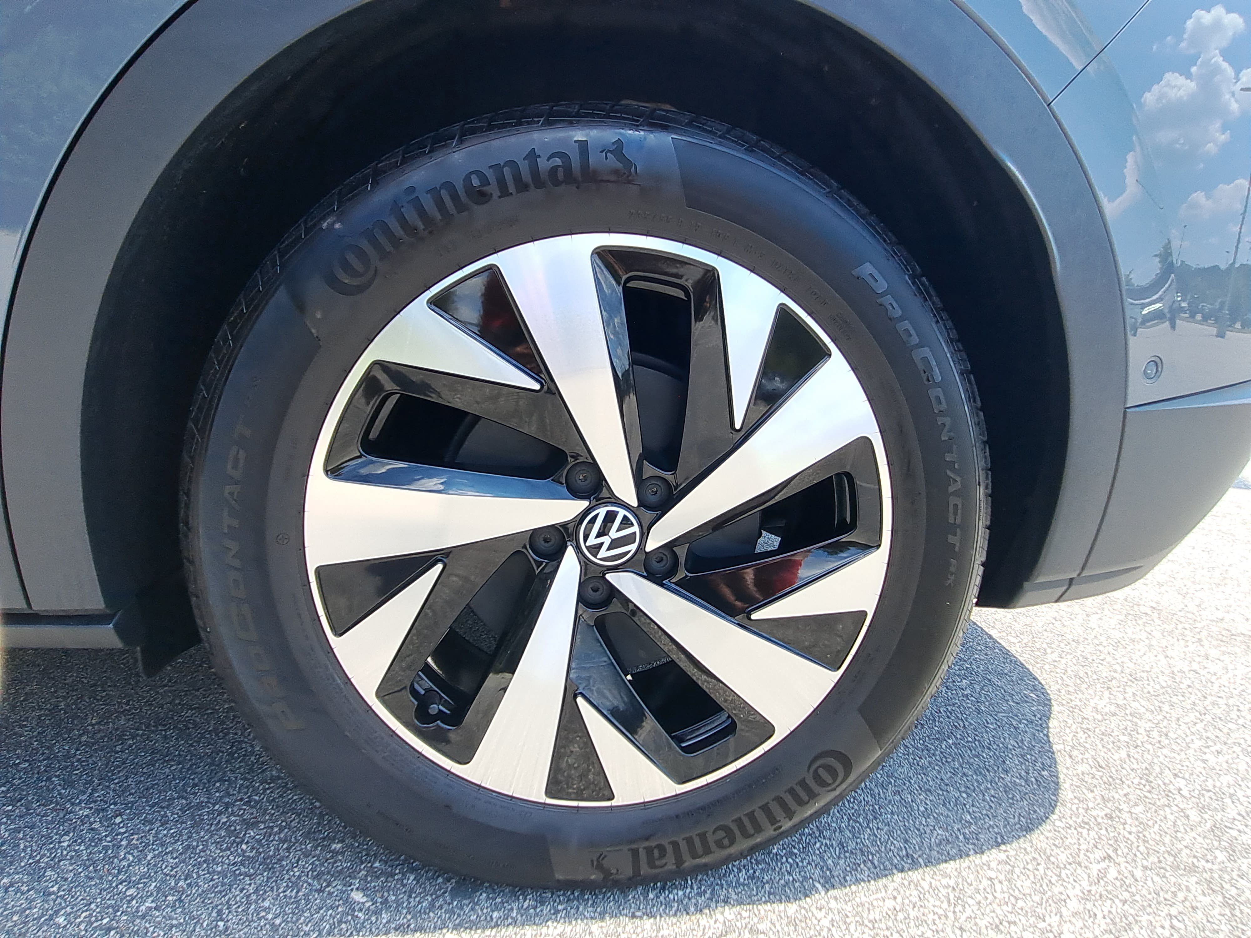 Certified 2023 Volkswagen ID.4 2WD image 31
