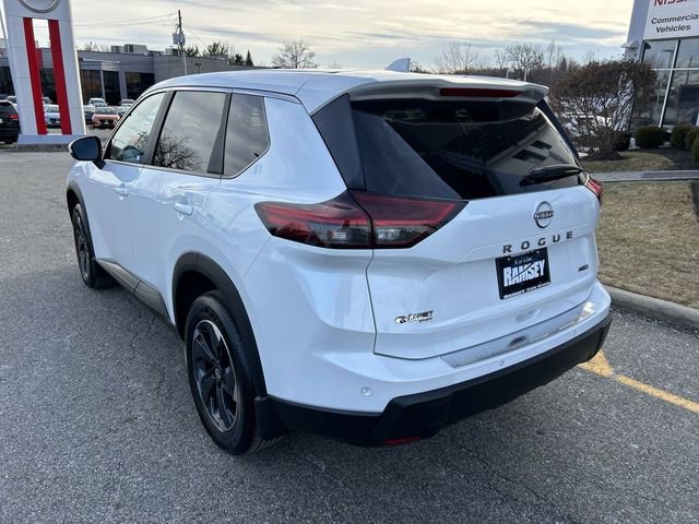 Certified 2025 Nissan Rogue SV image 9