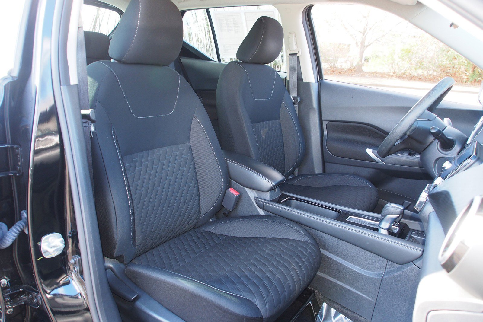 Used 2023 Nissan Kicks SV image 11