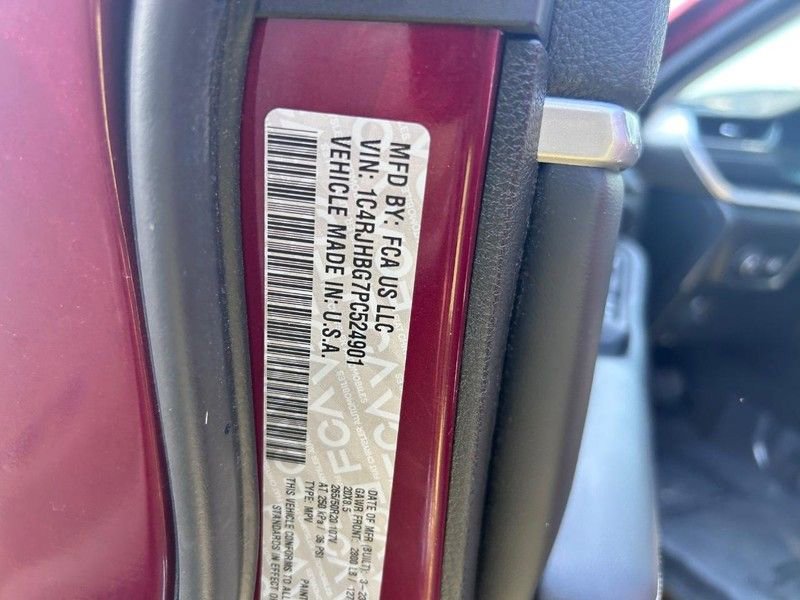 Used 2023 Jeep Grand Cherokee Limited w/ Luxury Tech Group II image 24